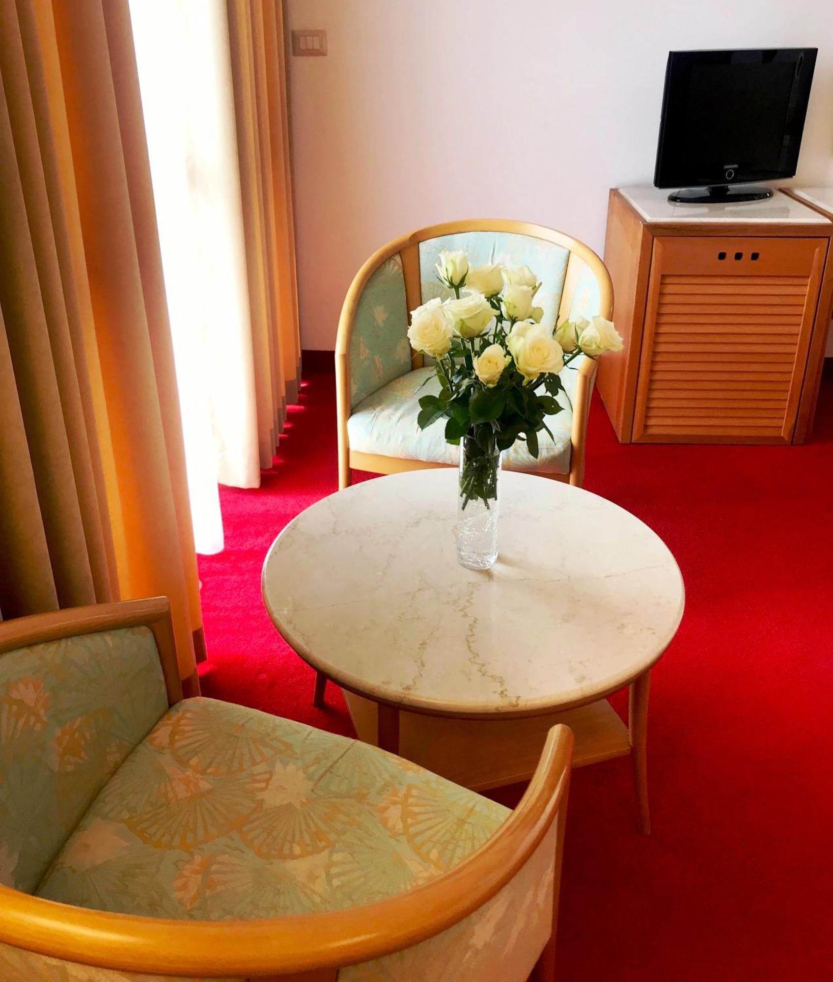Chateau Linza Resort ティラナ エクステリア 写真