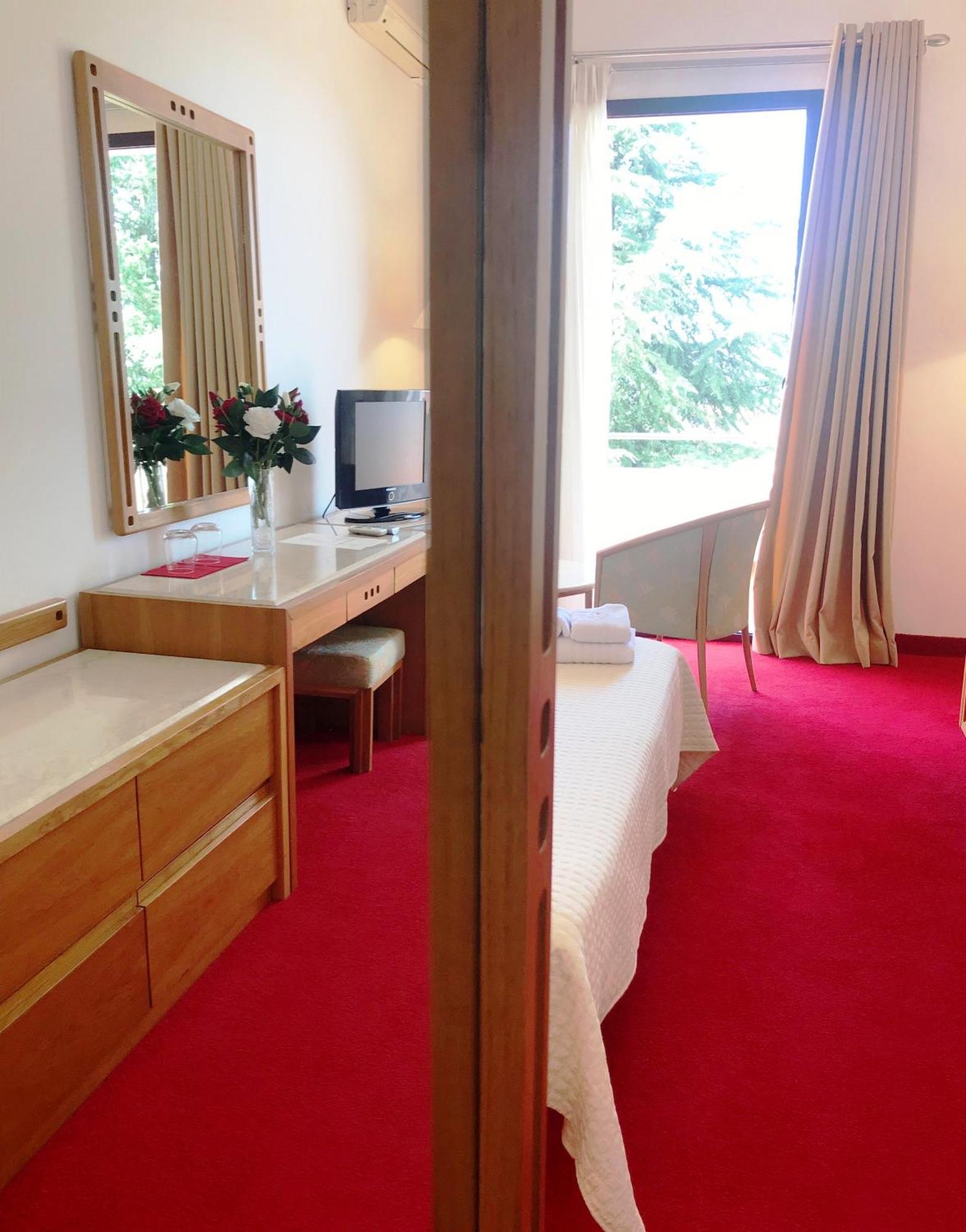 Chateau Linza Resort ティラナ エクステリア 写真
