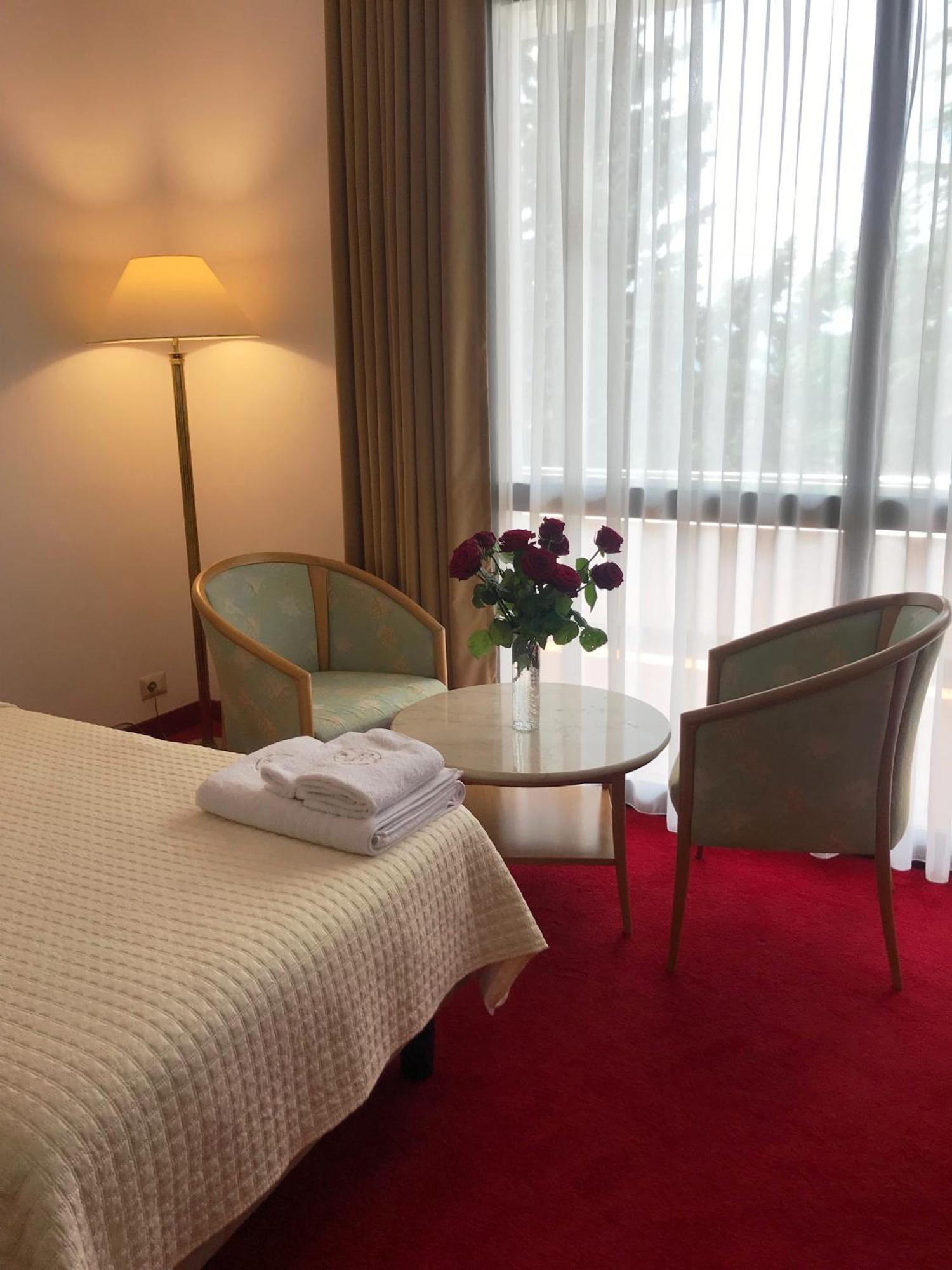 Chateau Linza Resort ティラナ エクステリア 写真