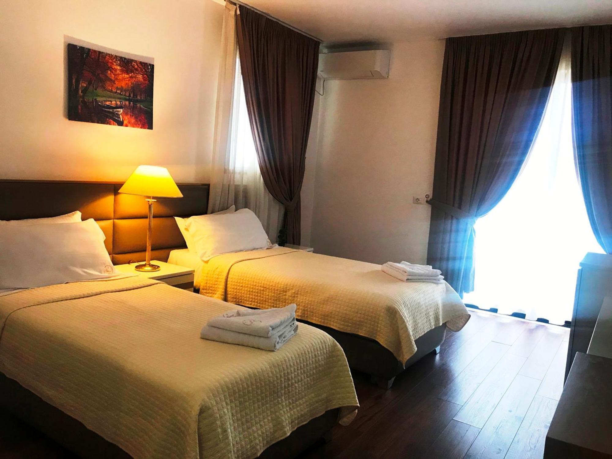 Chateau Linza Resort ティラナ エクステリア 写真