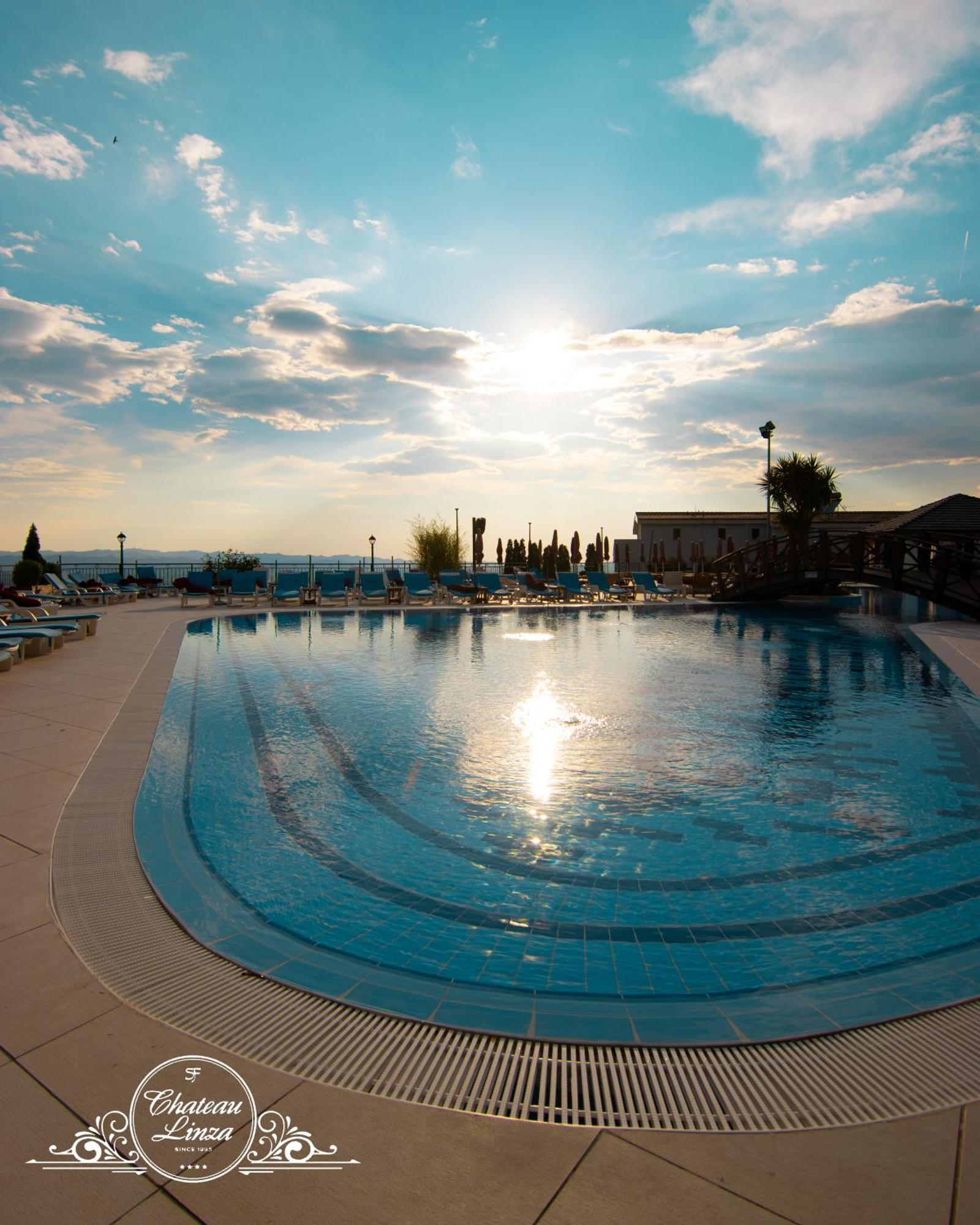 Chateau Linza Resort ティラナ エクステリア 写真