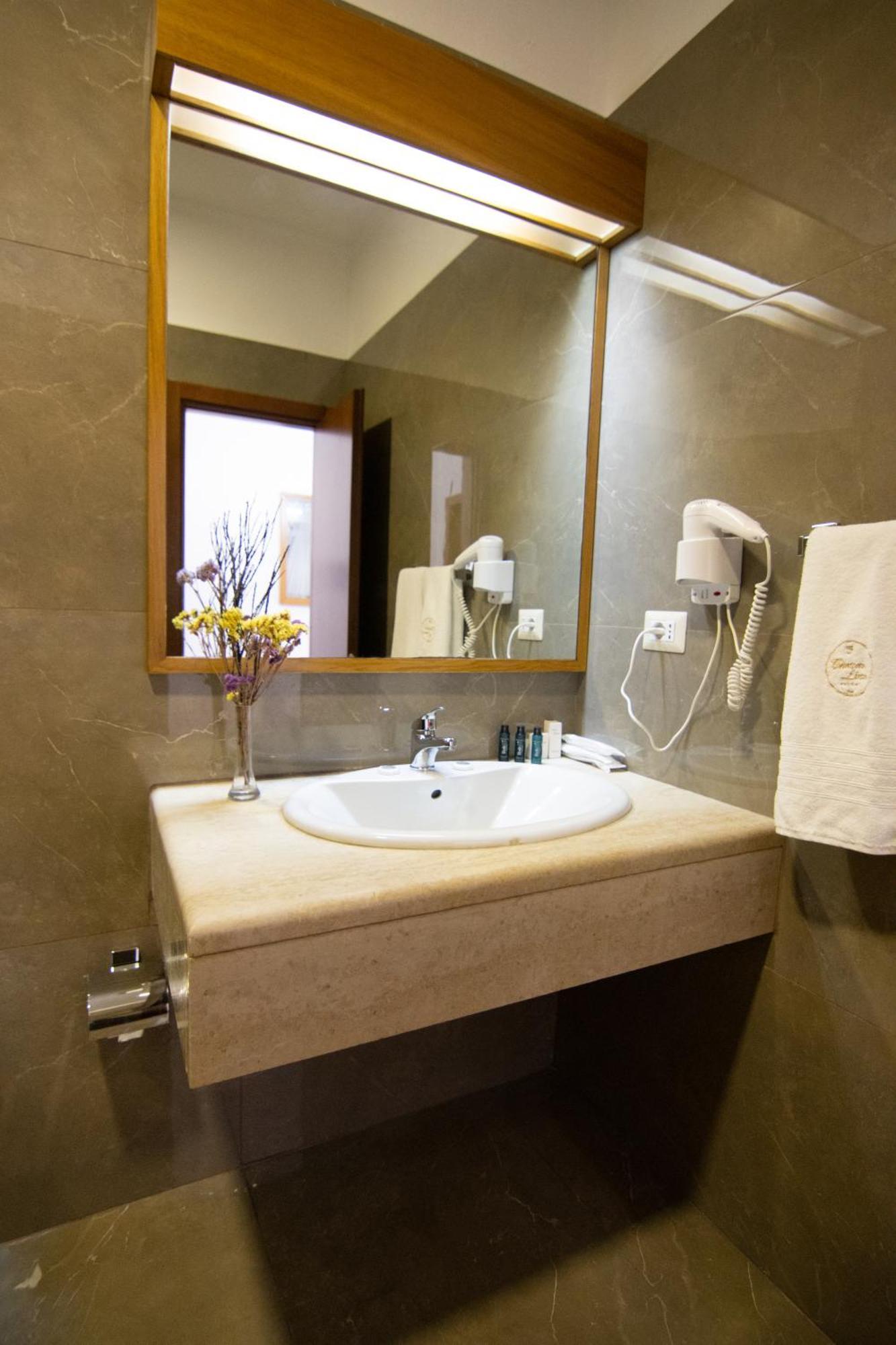 Chateau Linza Resort ティラナ エクステリア 写真