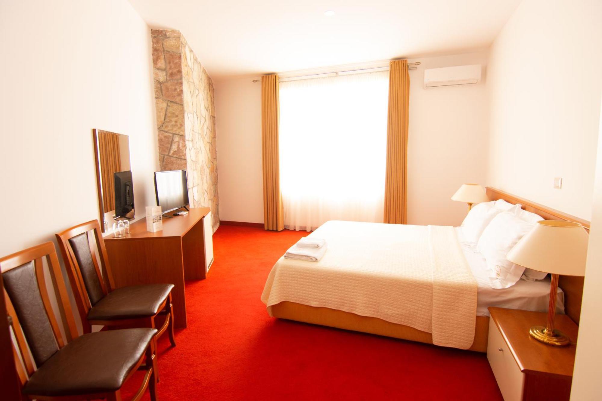 Chateau Linza Resort ティラナ エクステリア 写真