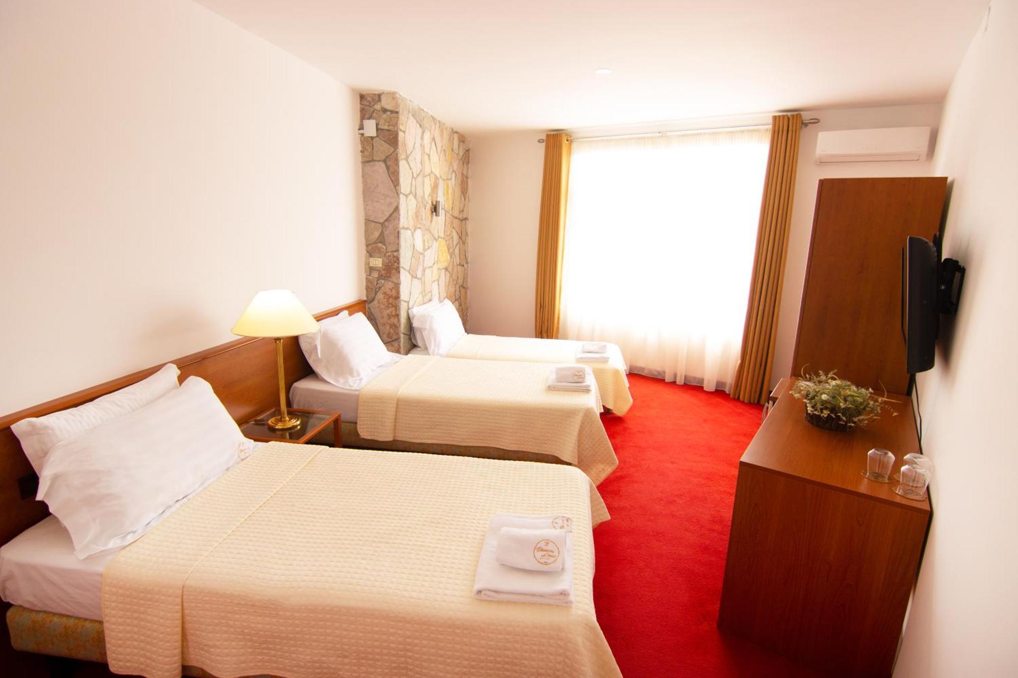 Chateau Linza Resort ティラナ エクステリア 写真